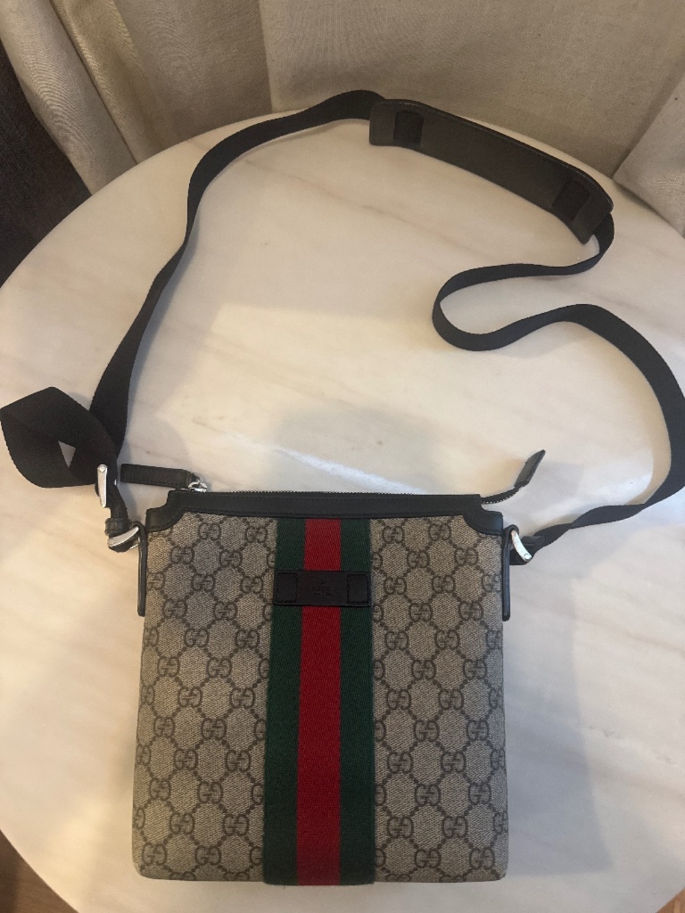 Gucci Mesenger Bag
